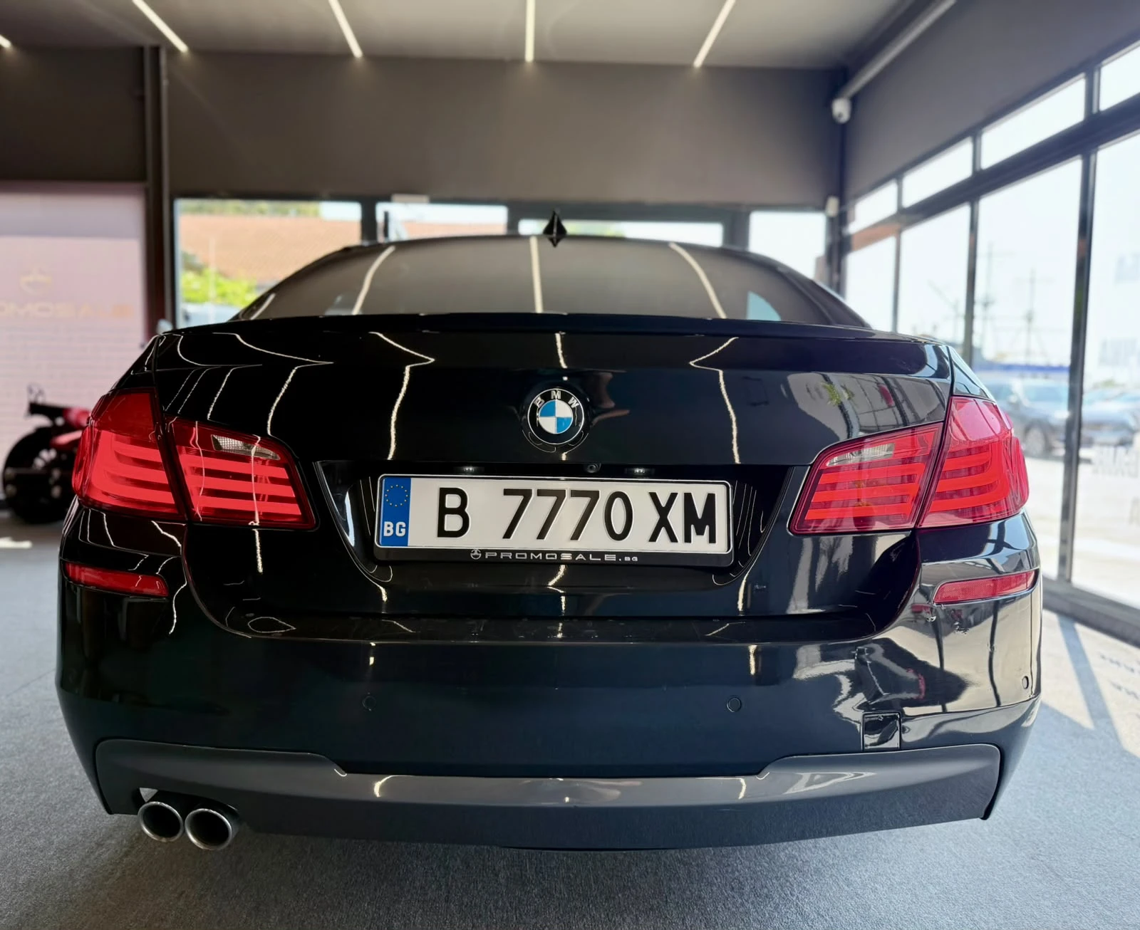BMW 530 M Paket* SoftClose* H&U* Подгрев* ЛИЗИНГ, снимка 5 - Автомобили и джипове - 56281106