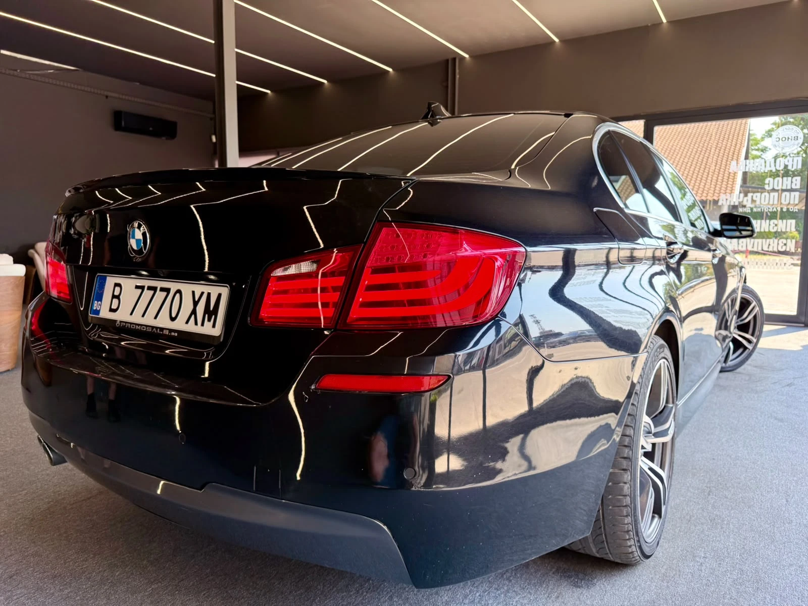 BMW 530 M Paket* SoftClose* H&U* Подгрев* ЛИЗИНГ, снимка 6 - Автомобили и джипове - 56281106