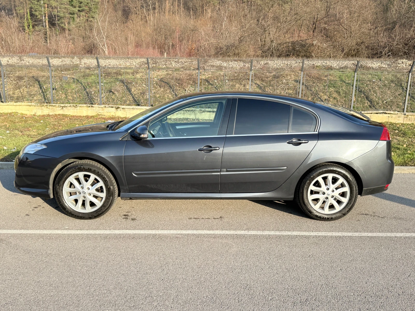 Renault Laguna 2.0, снимка 4 - Автомобили и джипове - 56349316