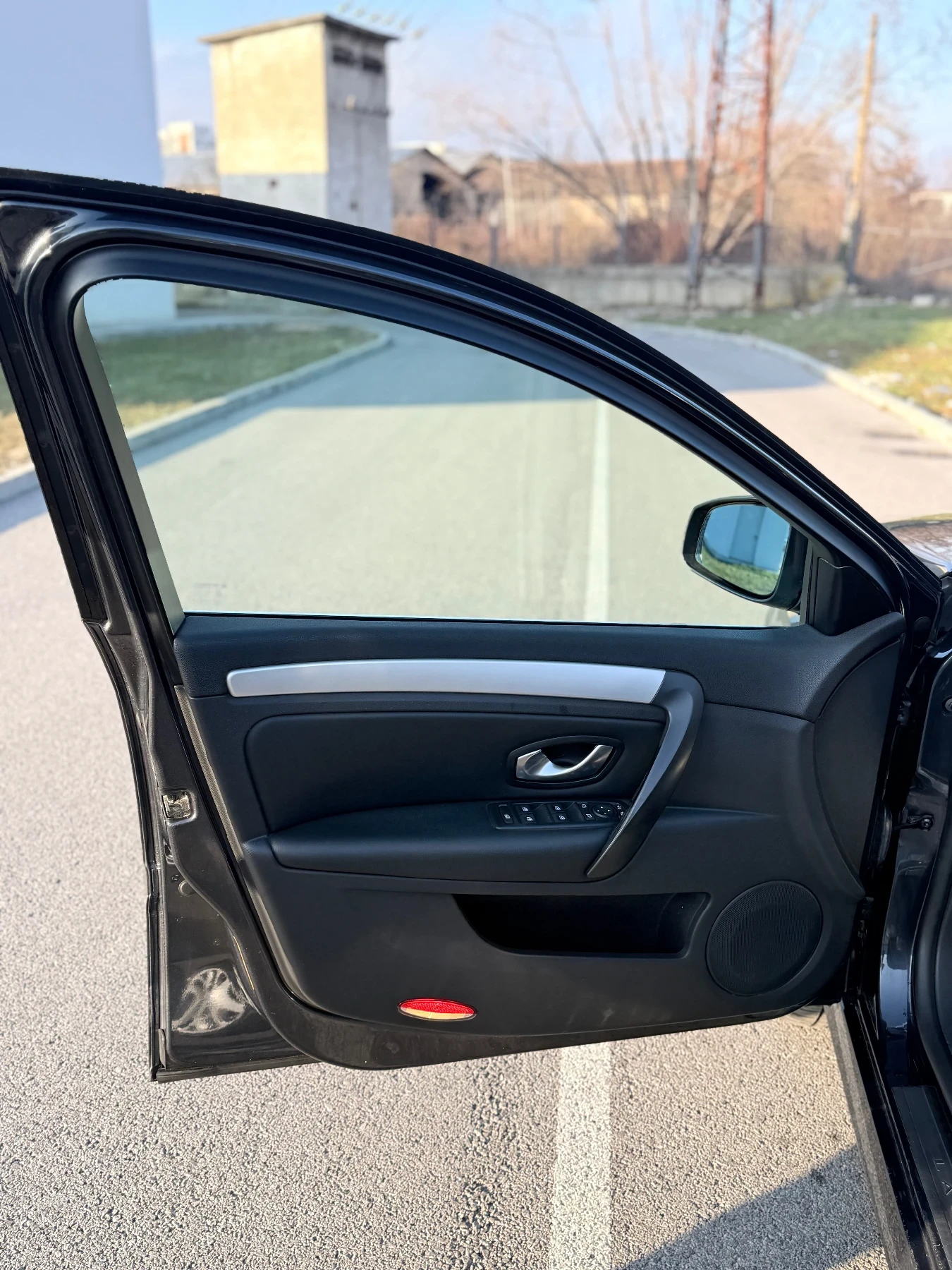 Renault Laguna 2.0, снимка 12 - Автомобили и джипове - 56349316