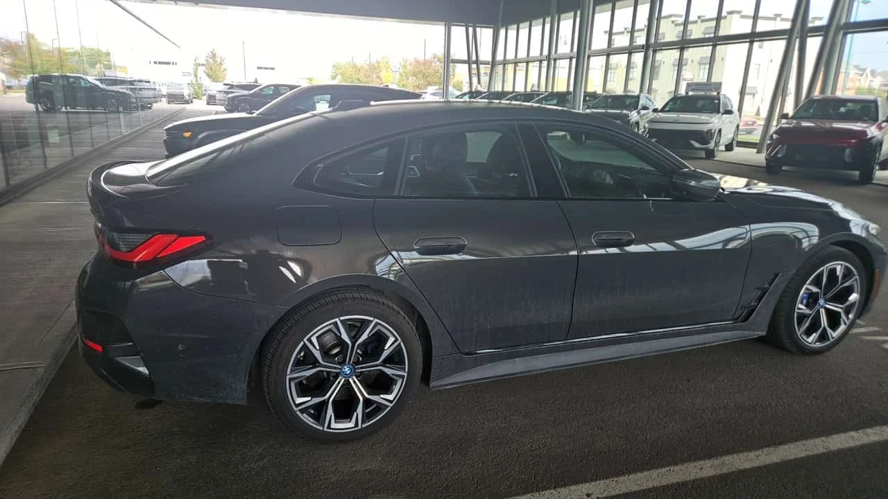 BMW i4 * eDrive40 * CARFAX * ����� �� ����������� | Mobile.bg � ����������� 3
