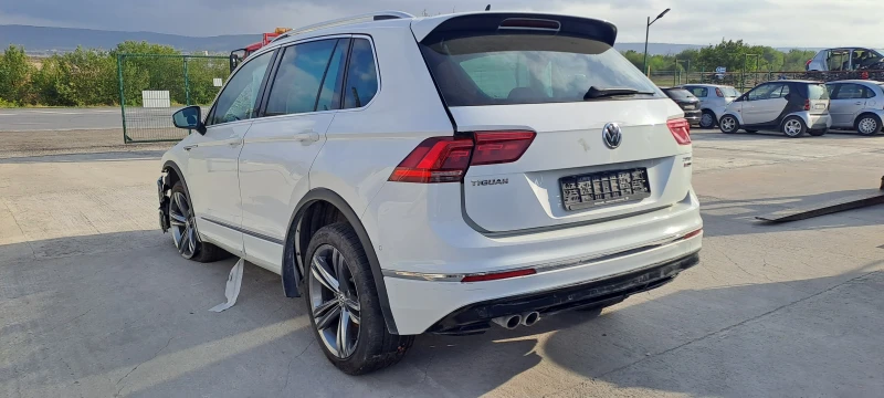 VW Tiguan 2.0TDI Автоматик, снимка 14 - Автомобили и джипове - 47181753