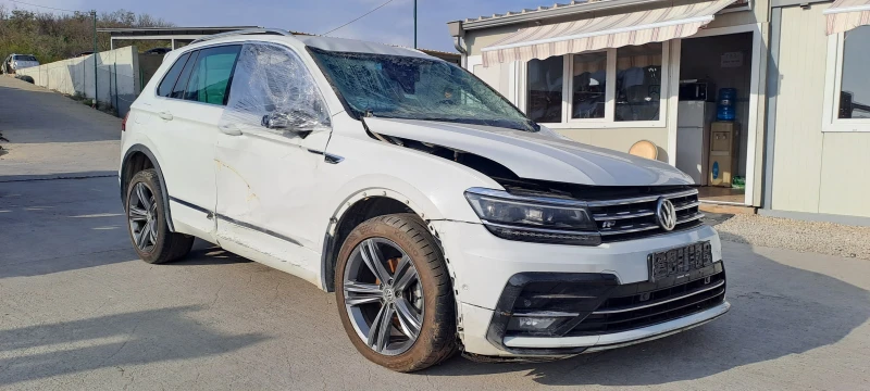 VW Tiguan 2.0TDI Автоматик, снимка 16 - Автомобили и джипове - 47181753