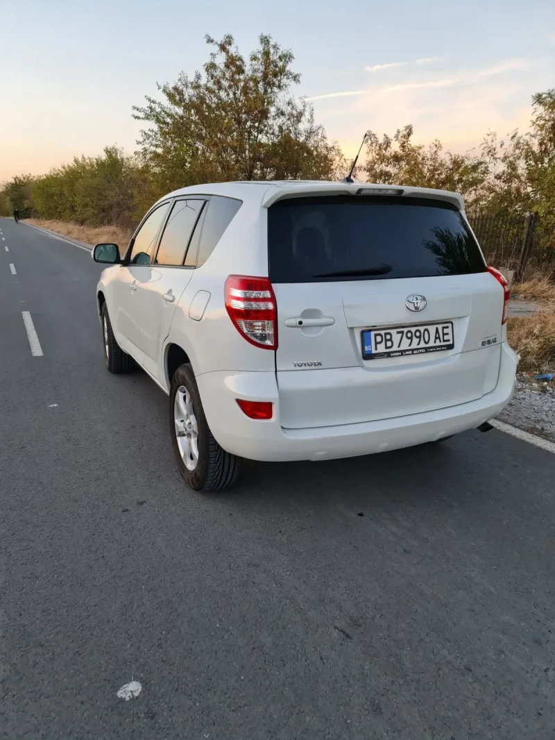 Toyota Rav4, снимка 5 - Автомобили и джипове - 47885788