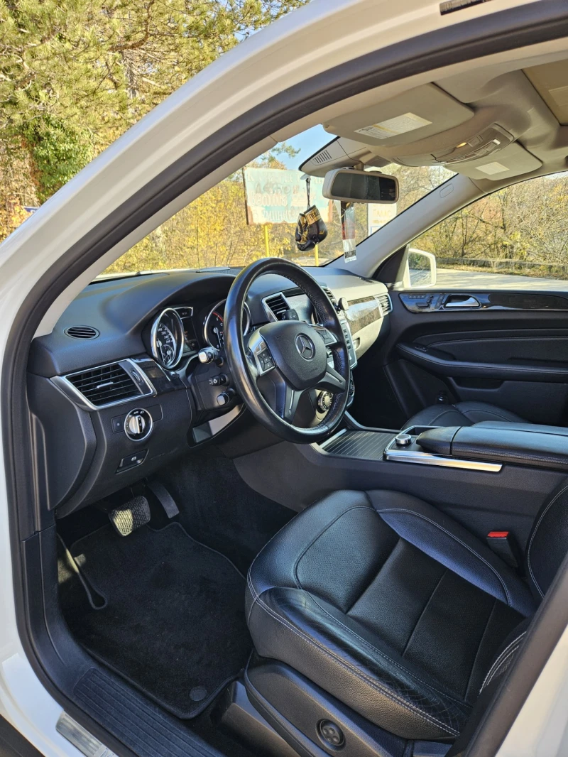 Mercedes-Benz ML 350 Bluetec 4 Matic, снимка 11 - Автомобили и джипове - 52548786