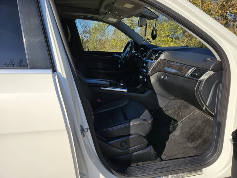 Mercedes-Benz ML 350 Bluetec 4 Matic, снимка 9 - Автомобили и джипове - 52548786