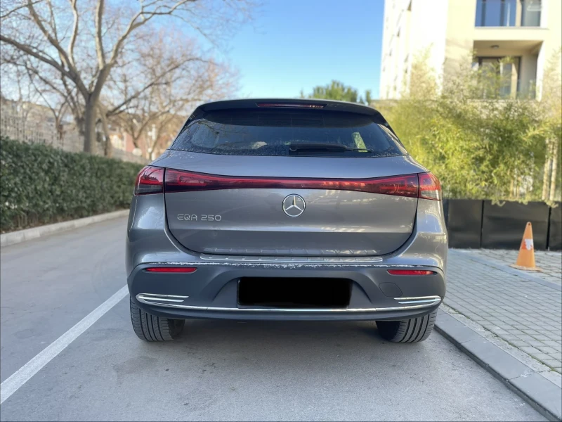 Mercedes-Benz EQA 250 12.2021г. 66000км, снимка 5 - Автомобили и джипове - 52941018