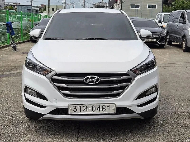Hyundai Tucson 2.0 - САМО 30% АВАНС, снимка 2 - Автомобили и джипове - 56065944