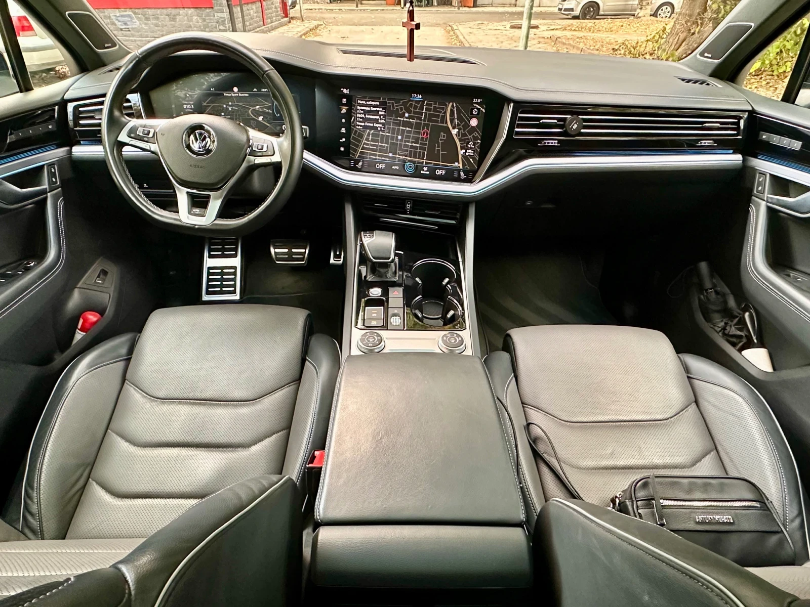VW Touareg R-line , Black Pack, FULL MAX - изображение 7