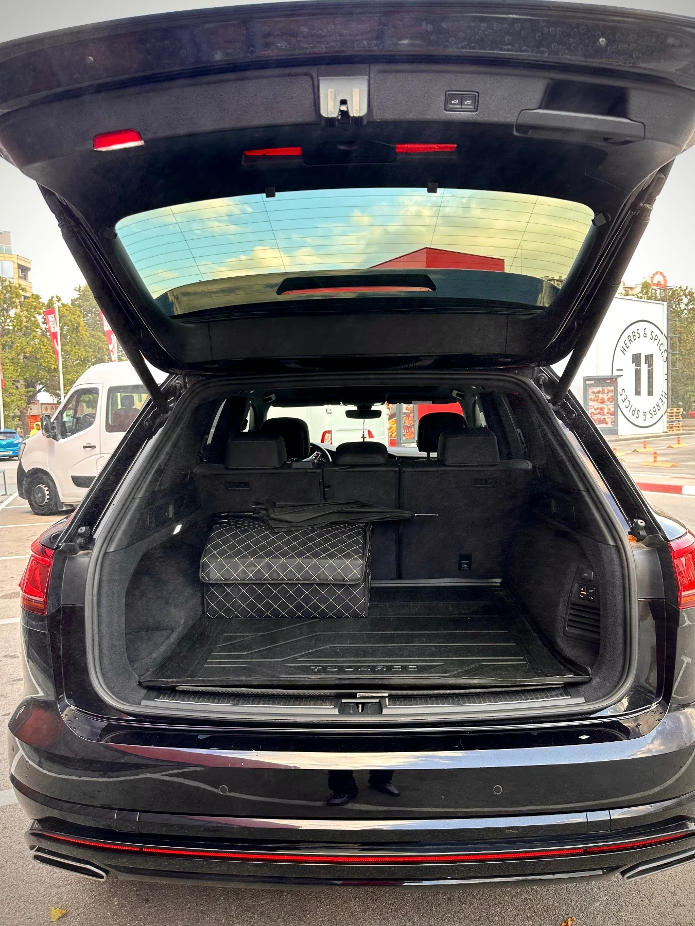 VW Touareg R-line , Black Pack, FULL MAX - изображение 6