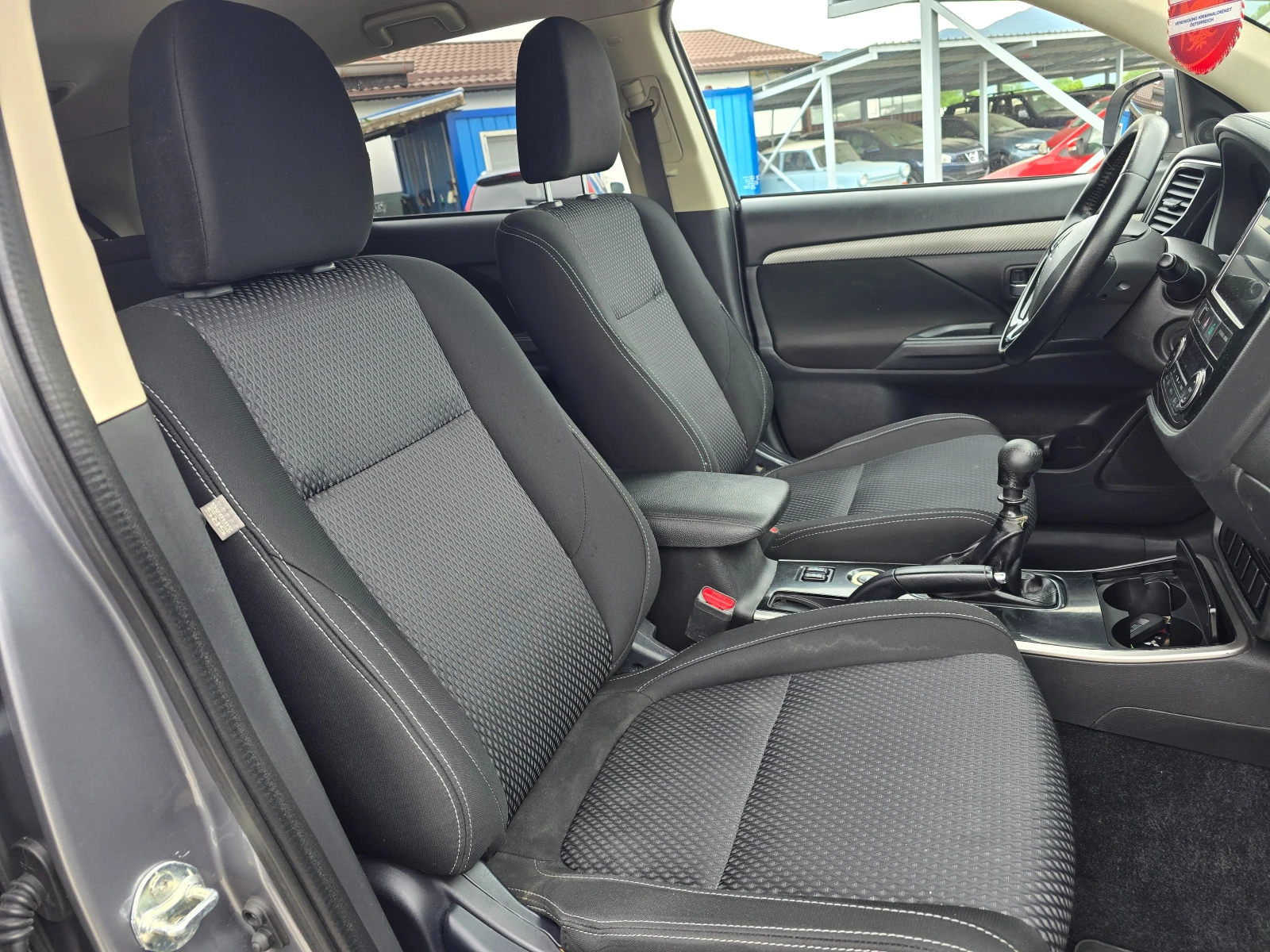 Mitsubishi Outlander 2.2 DI-D 4X4, снимка 10 - Автомобили и джипове - 54481209