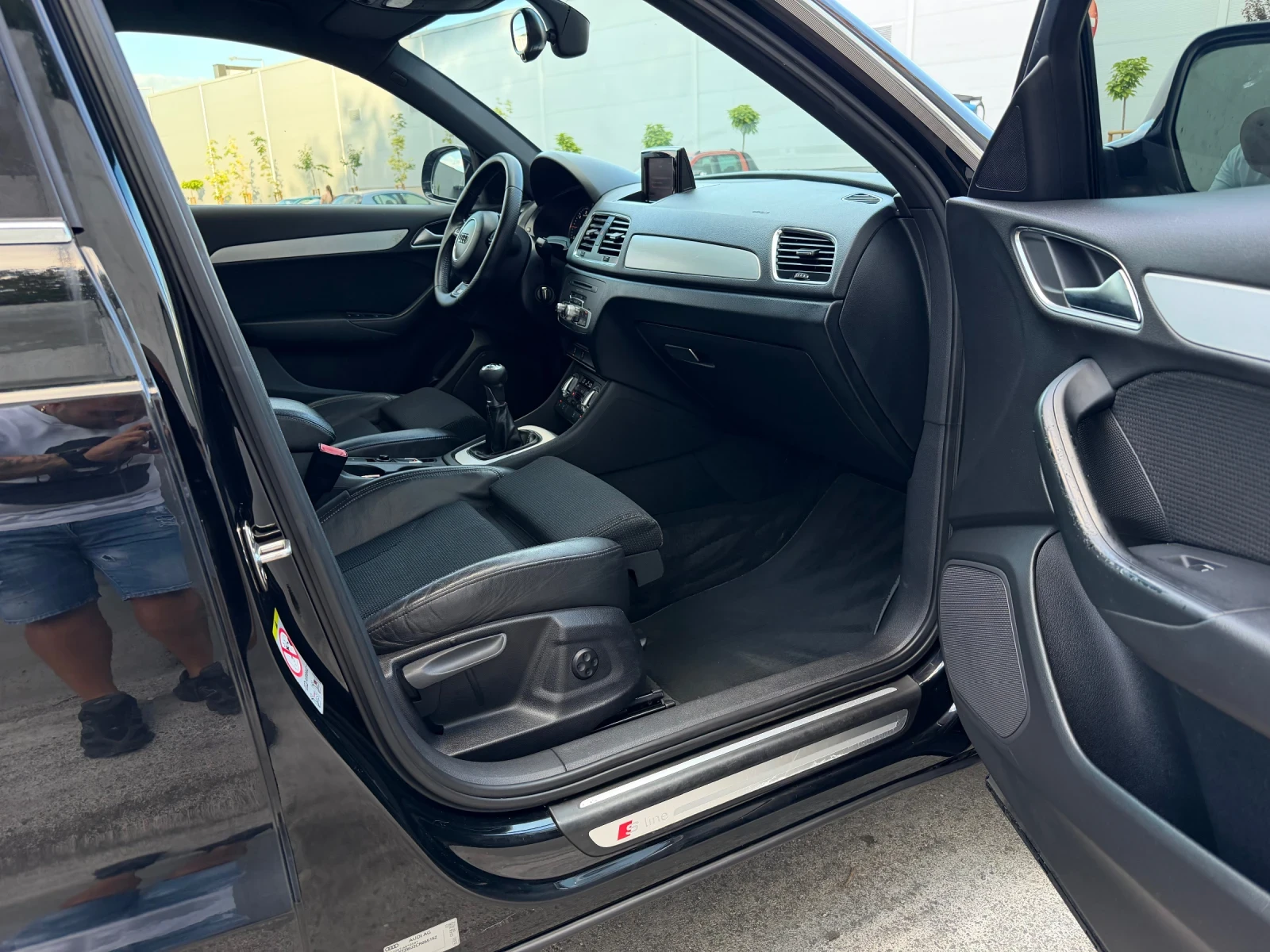 Audi Q3 2.0TDi 140 * S-Line* Навигация, снимка 12 - Автомобили и джипове - 55418063