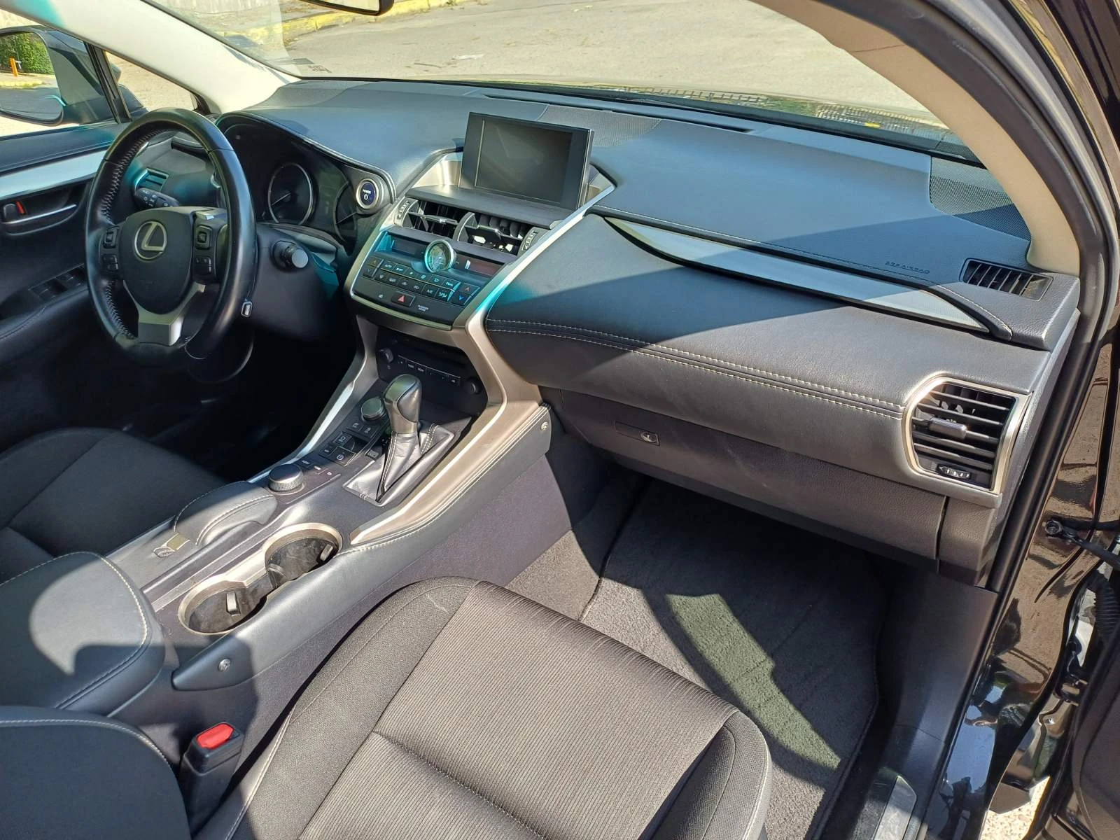 Lexus NX 300h Facelift, снимка 13 - Автомобили и джипове - 55887646