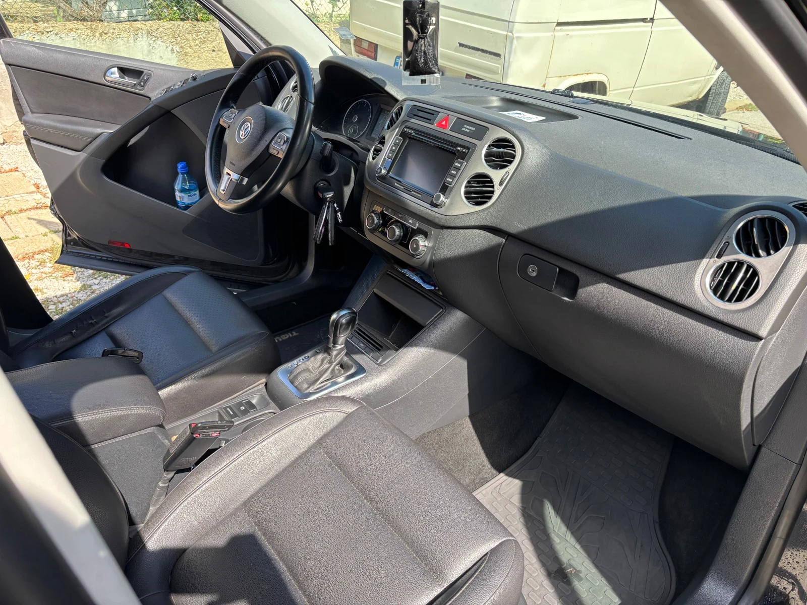VW Tiguan 2.0 T 4Motion, снимка 12 - Автомобили и джипове - 56076507