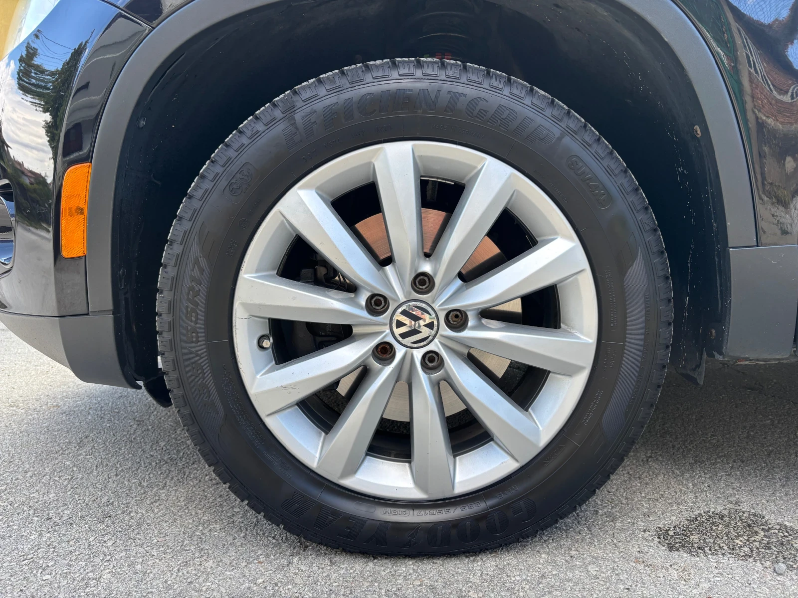 VW Tiguan 2.0 T 4Motion, снимка 16 - Автомобили и джипове - 56076507