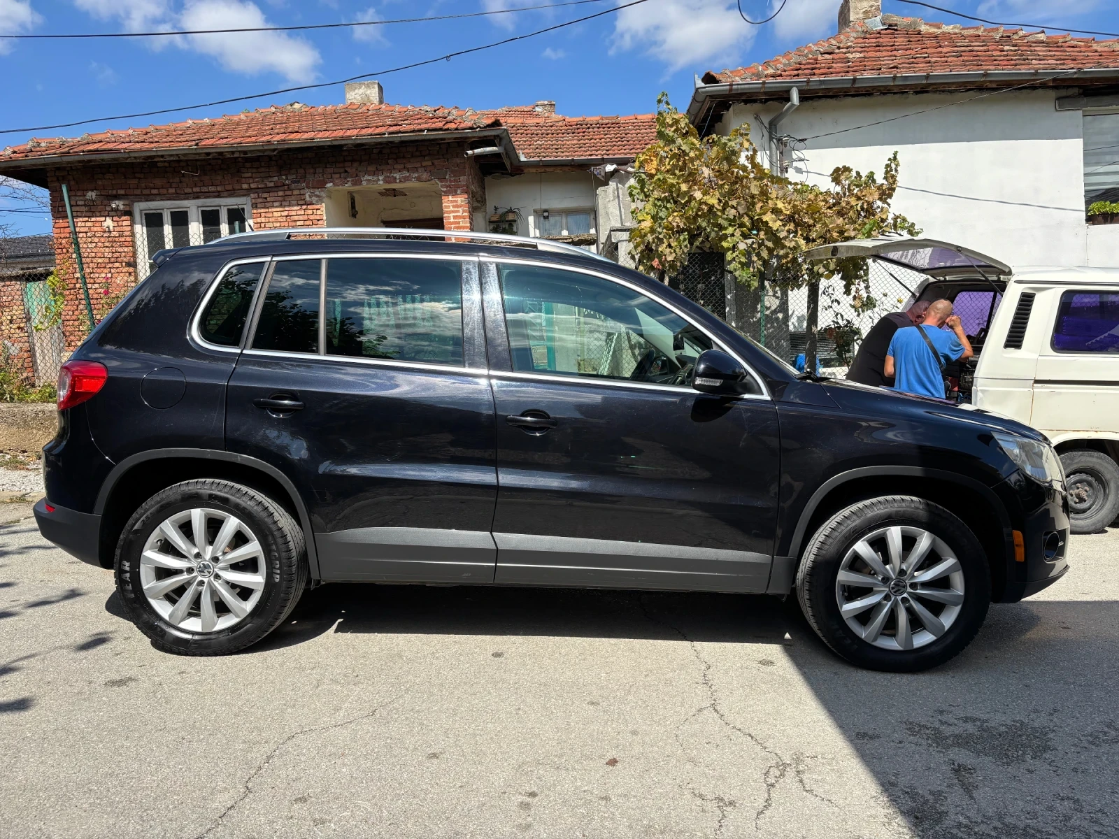 VW Tiguan 2.0 T 4Motion, снимка 5 - Автомобили и джипове - 56076507