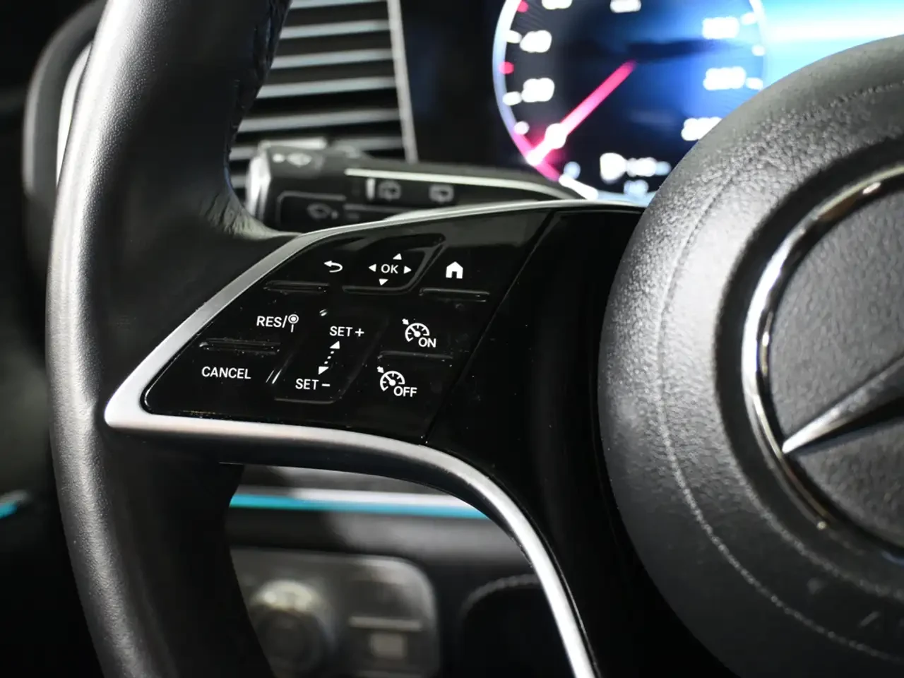 Mercedes-Benz GLE, снимка 15 - Автомобили и джипове - 56181138