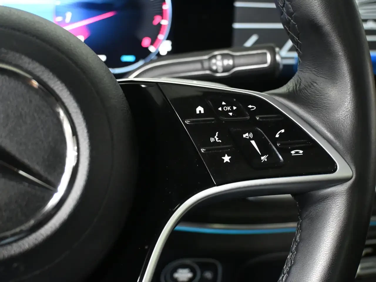 Mercedes-Benz GLE, снимка 16 - Автомобили и джипове - 56181138
