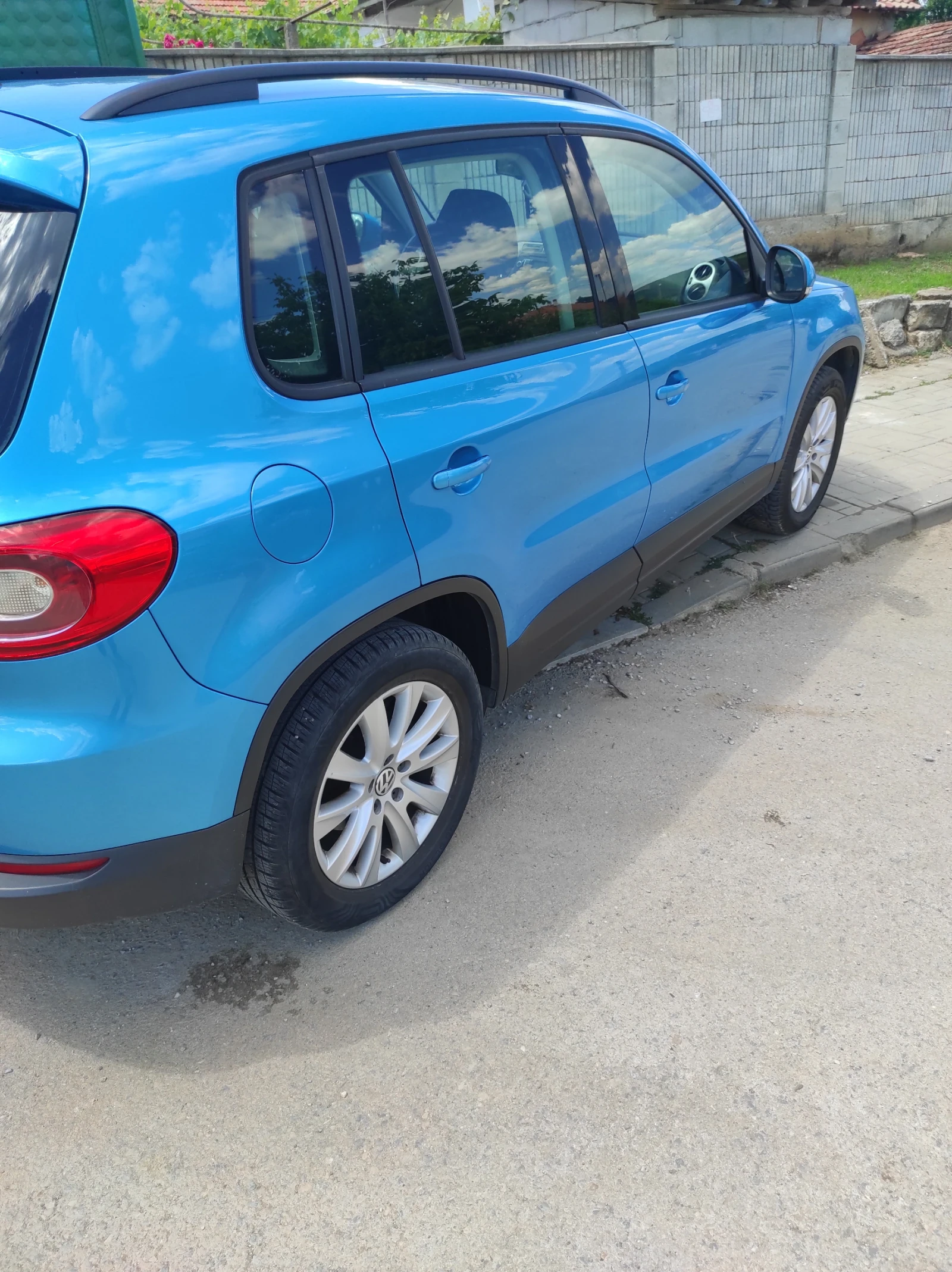 VW Tiguan, снимка 4 - Автомобили и джипове - 56712970