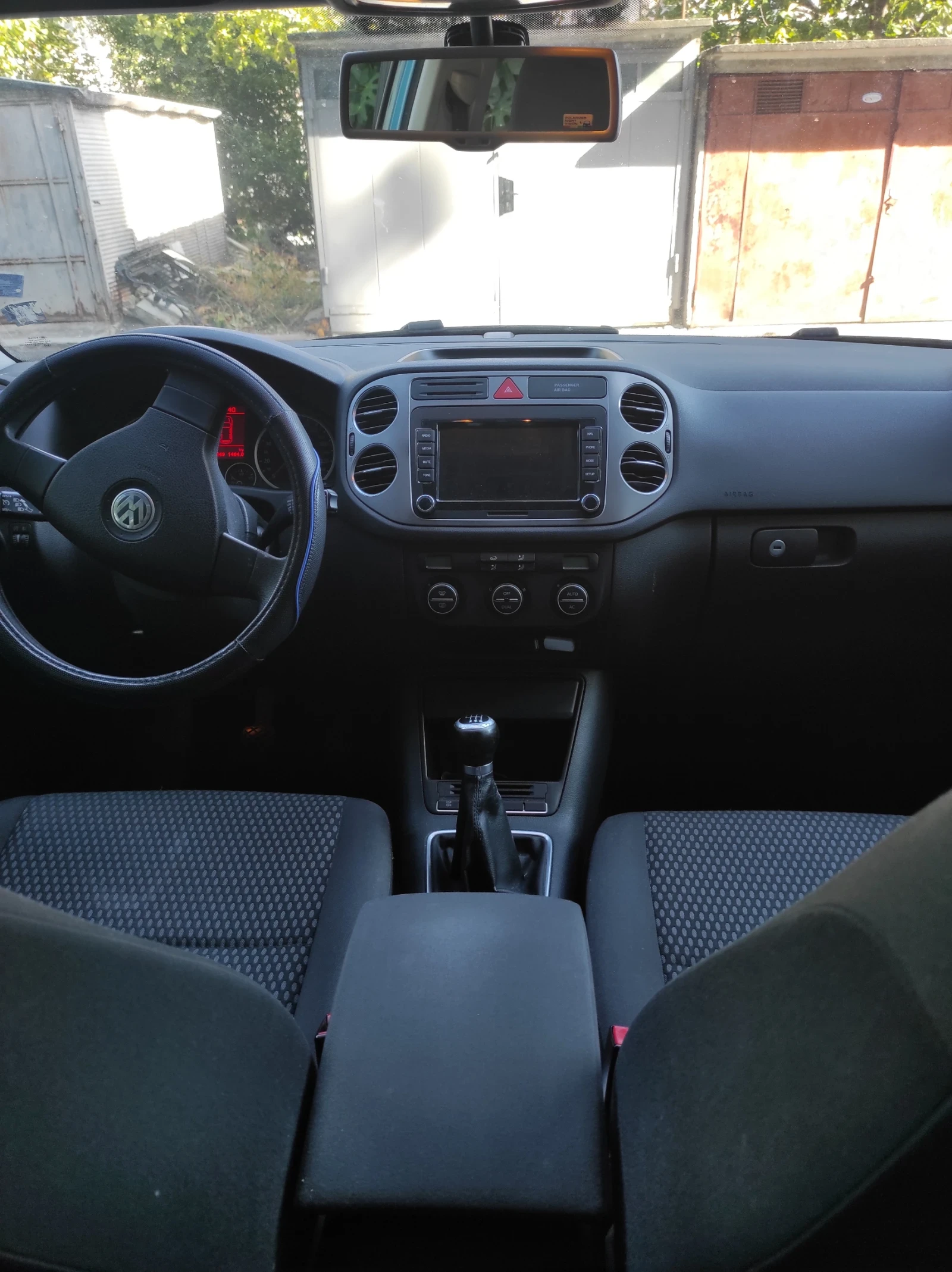 VW Tiguan, снимка 11 - Автомобили и джипове - 56712970