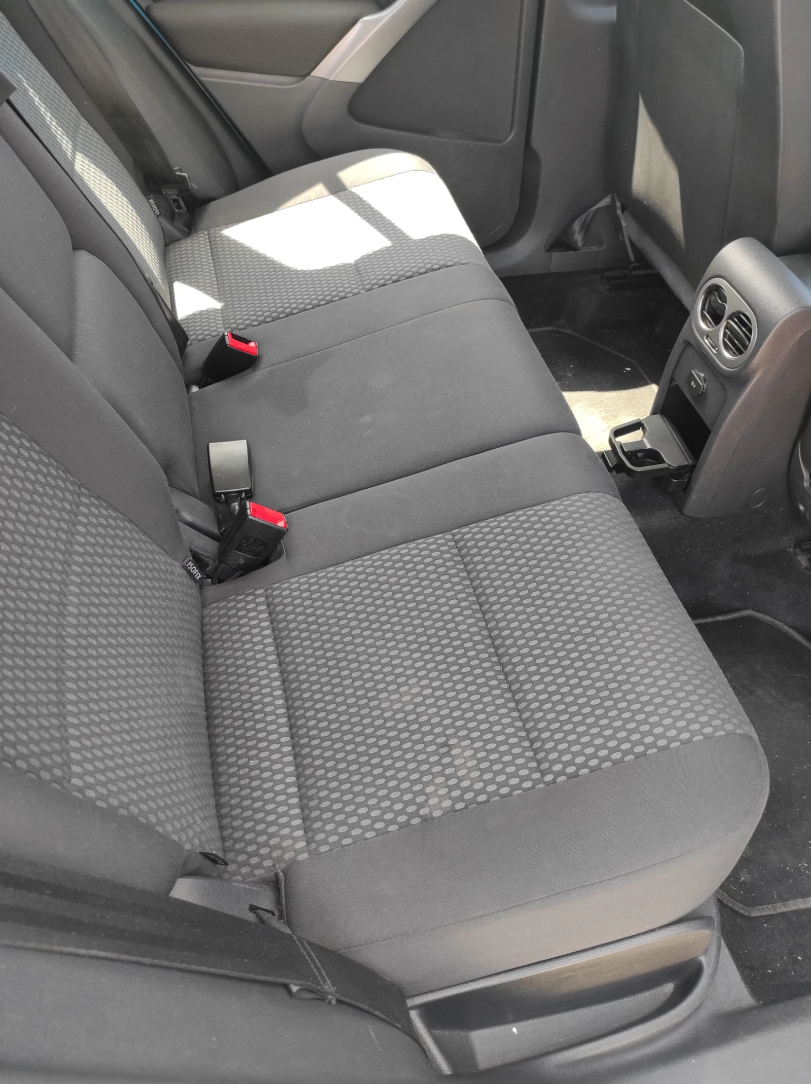 VW Tiguan, снимка 9 - Автомобили и джипове - 56712970