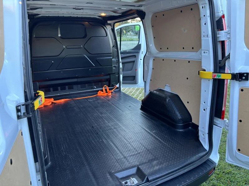 Ford Transit Custom L1, снимка 14 - Бусове и автобуси - 52652274