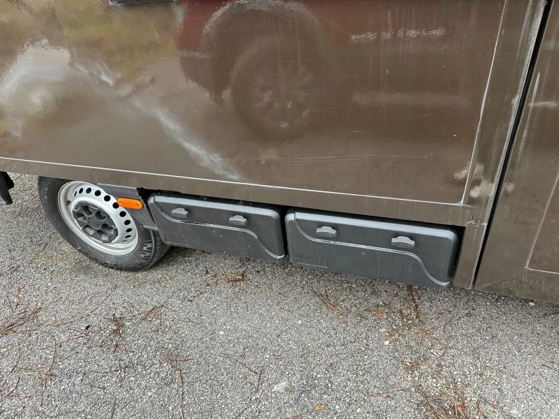 Iveco Daily 35C14 avtomat 50хил км Б категория HI MATIK, снимка 12 - Бусове и автобуси - 53331036