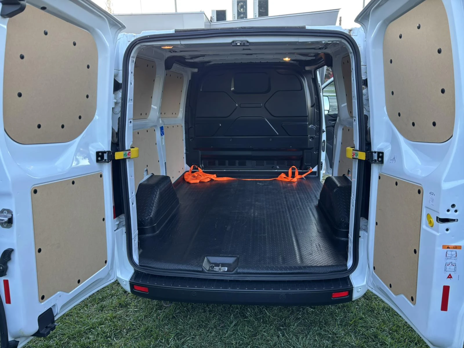 Ford Transit Custom L1 - изображение 9
