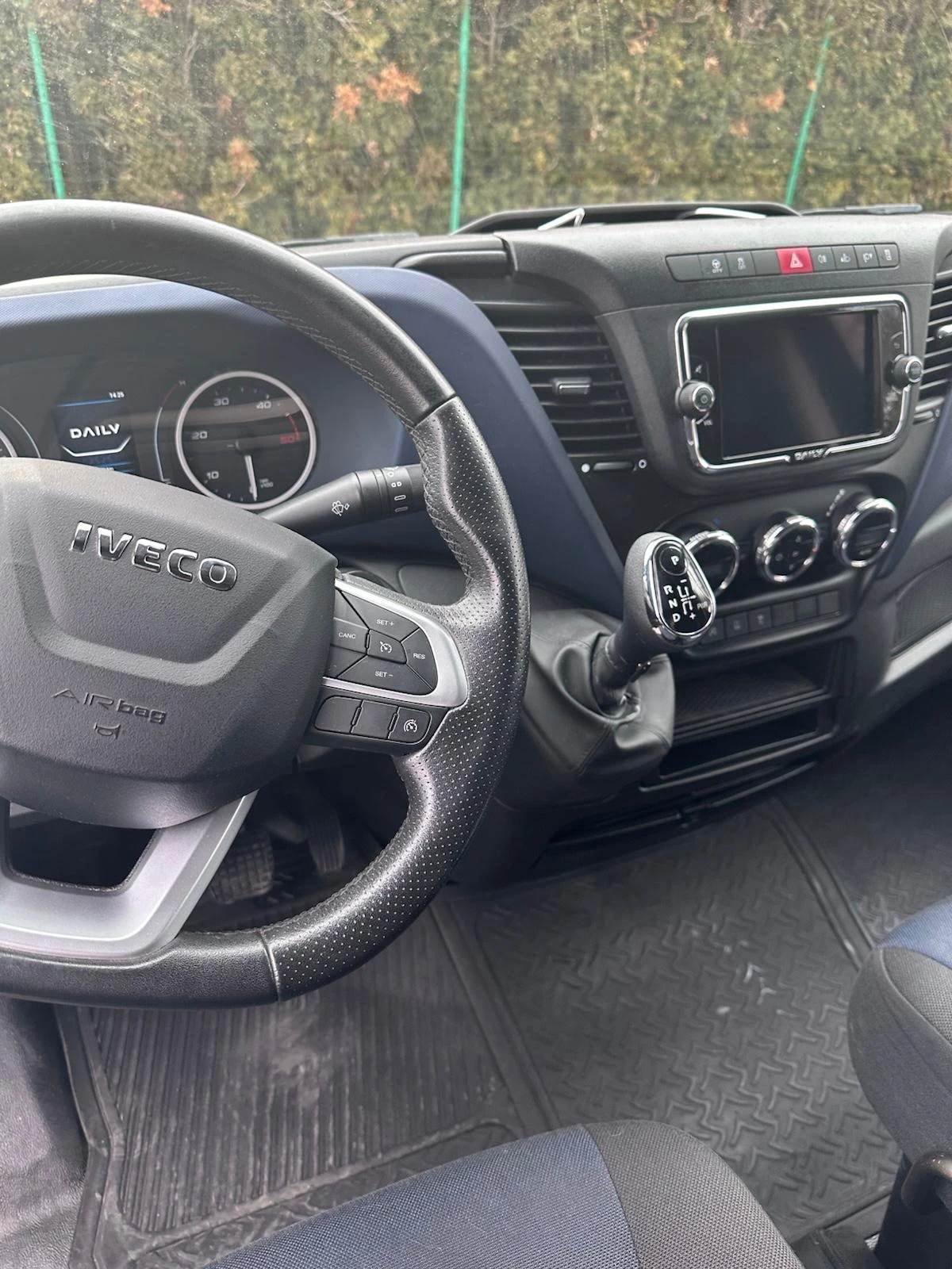 Iveco Daily 35C14 avtomat 50хил км Б категория HI MATIK - изображение 7