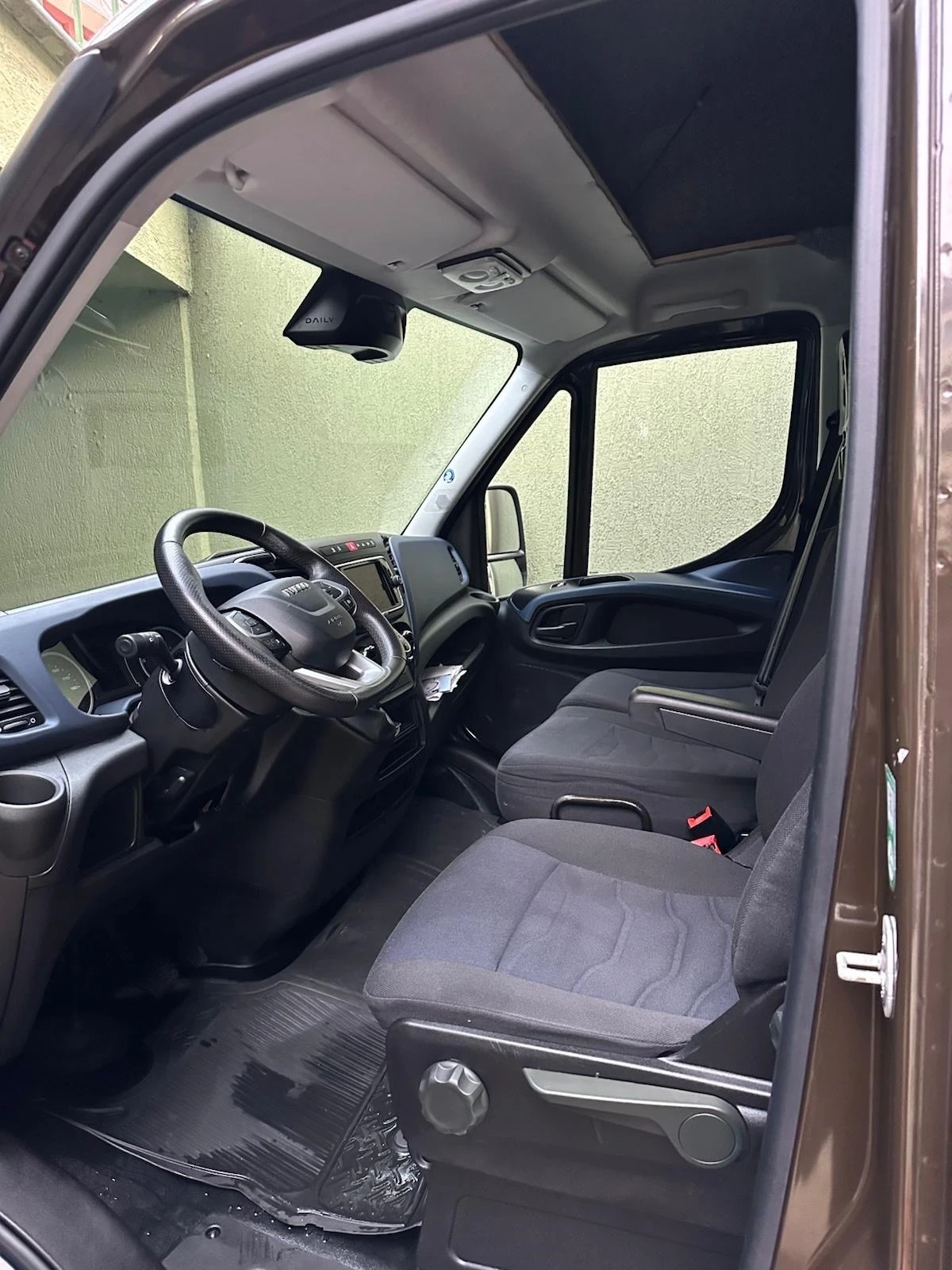 Iveco Daily 35C14 avtomat 50хил км Б категория HI MATIK - изображение 9