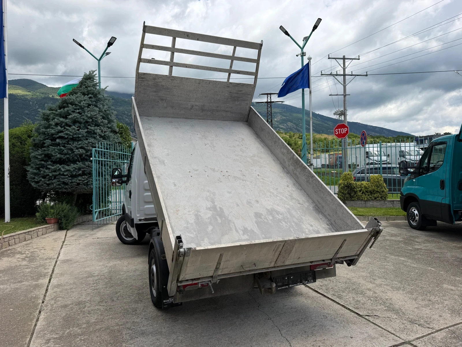 Iveco Daily 3.0HPI* 35S18* КЛИМАТИК* Тристранен самосвал, снимка 12 - Бусове и автобуси - 54891410