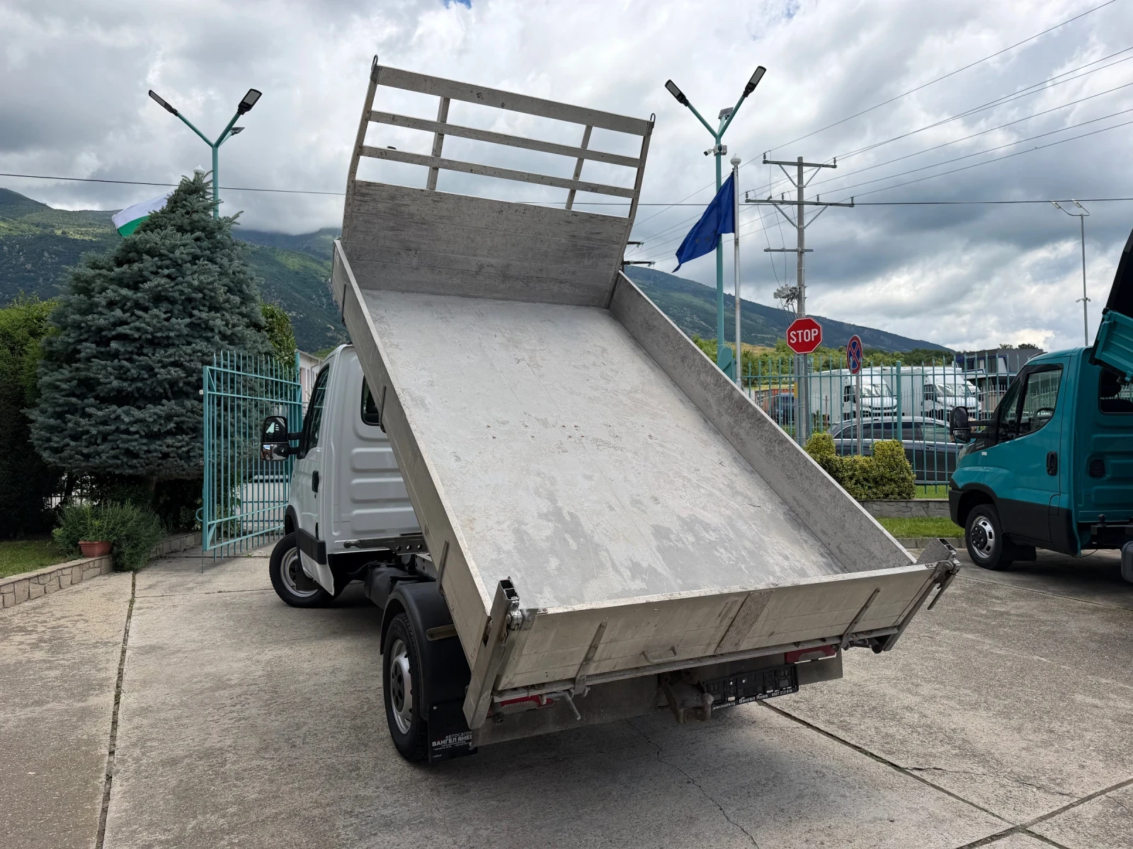 Iveco Daily 3.0HPI* 35S18* КЛИМАТИК* Тристранен самосвал, снимка 11 - Бусове и автобуси - 54891410