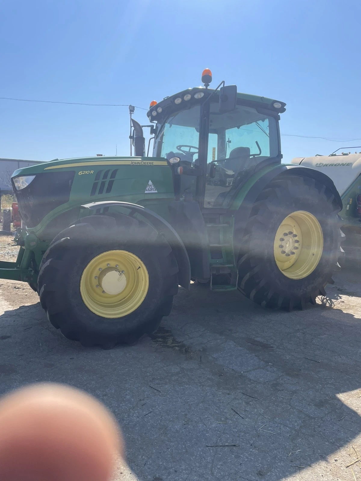 Трактор John Deere 6210R - изображение 3