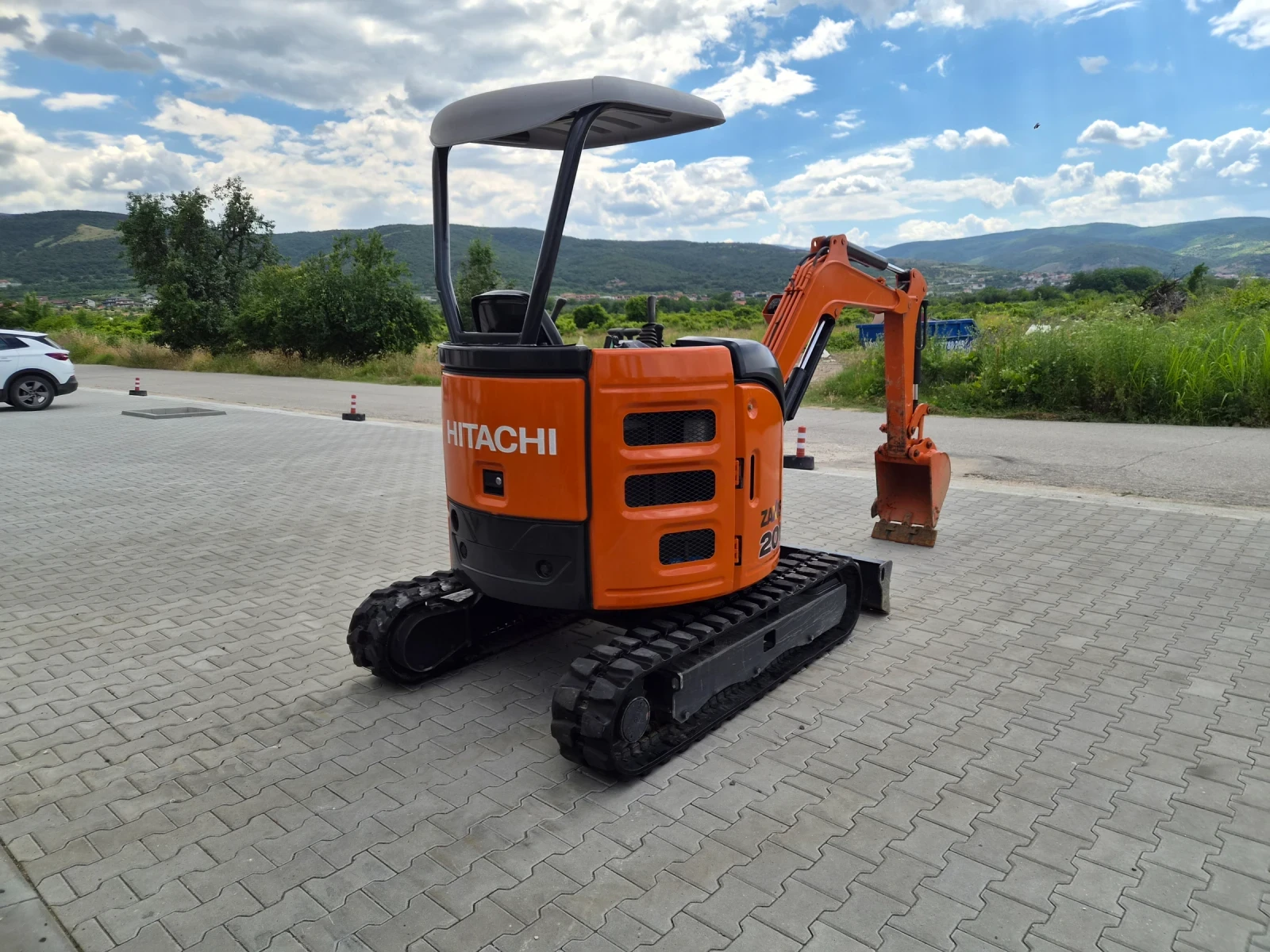 Багер Hitachi ZX20U-5A / НА 72 ЧАСА / КАТО НОВ / НАЛИЧЕН !!!, снимка 5 - Индустриална техника - 54717400