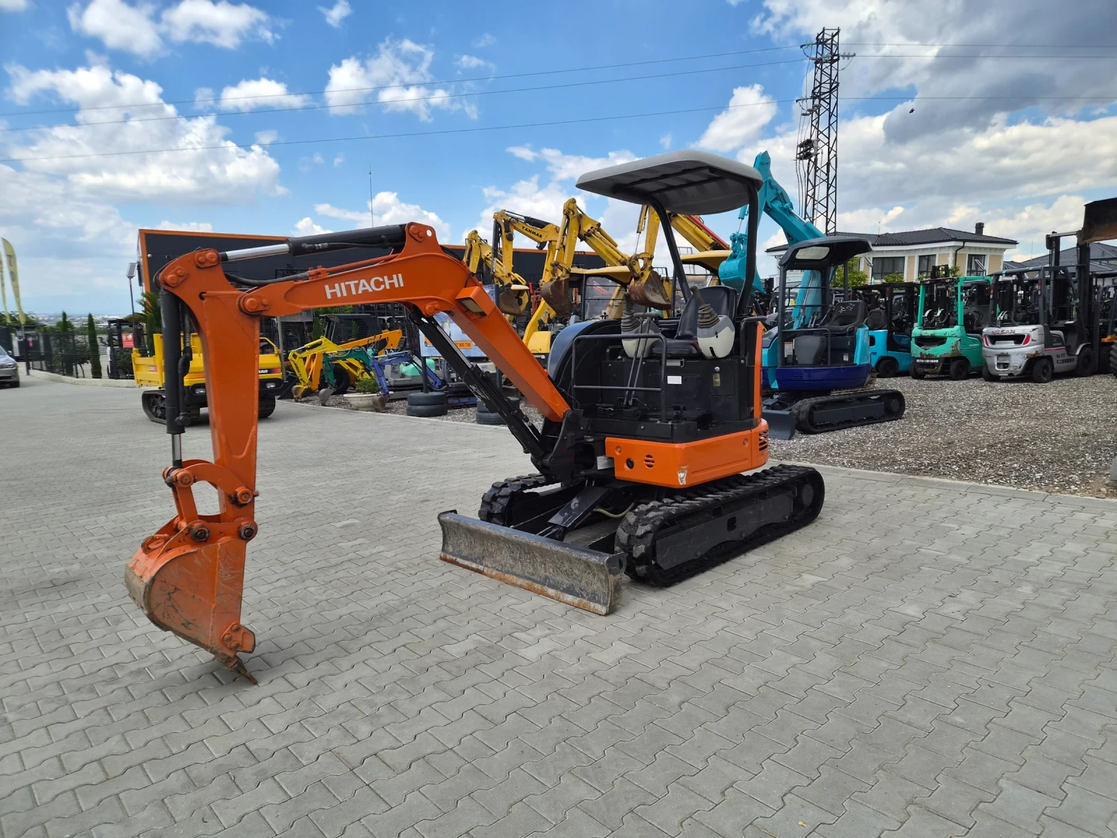 Багер Hitachi ZX20U-5A / НА 72 ЧАСА / КАТО НОВ / НАЛИЧЕН !!!