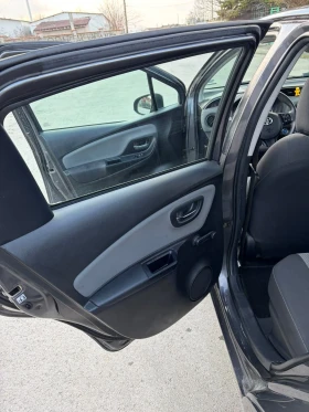Toyota Yaris Hybrid 1, 5, снимка 11