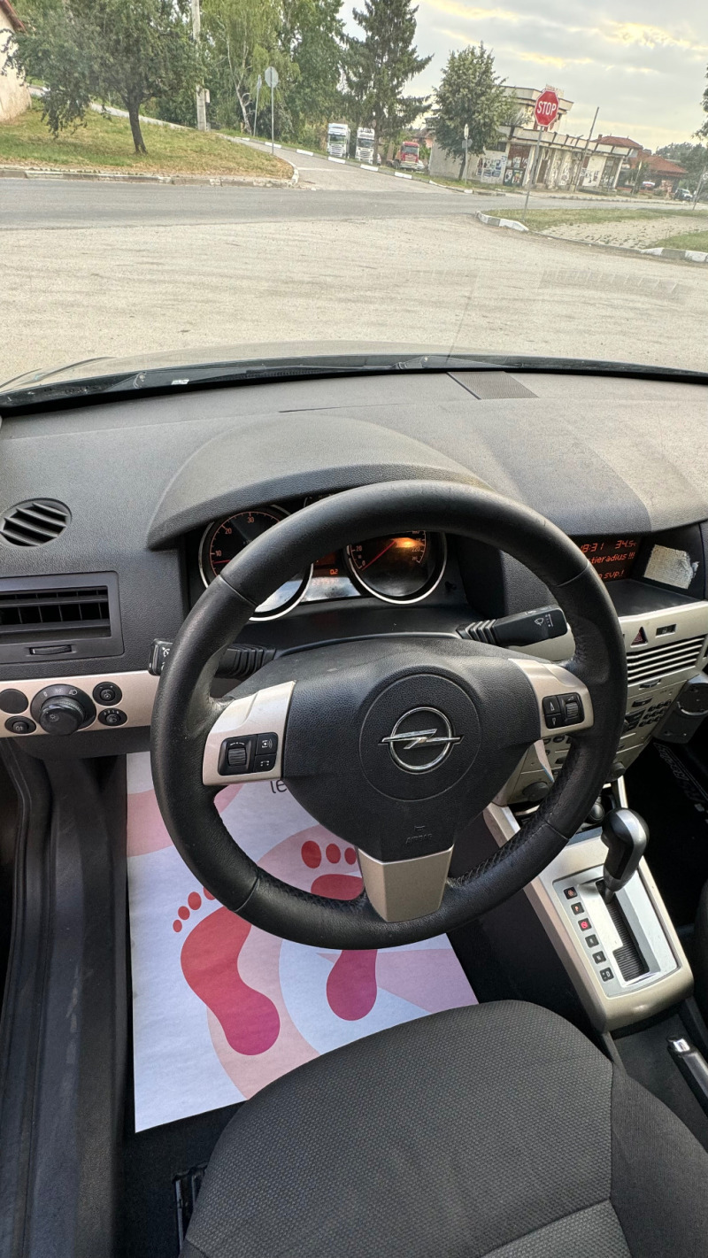 Opel Astra 1.9 CDTI Автоматик, снимка 8 - Автомобили и джипове - 46164171