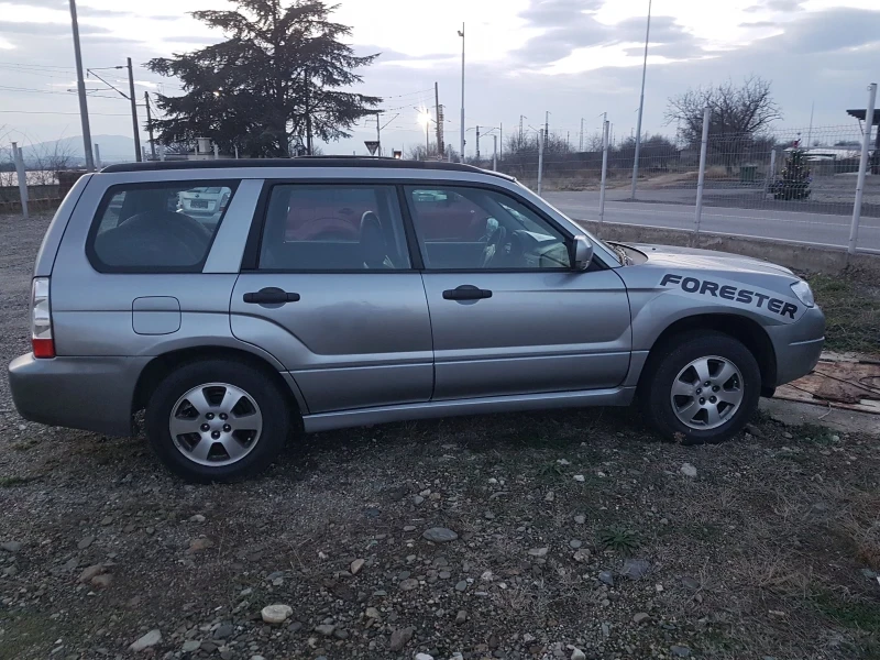 Subaru Forester 2.0Х, снимка 4 - Автомобили и джипове - 48443875