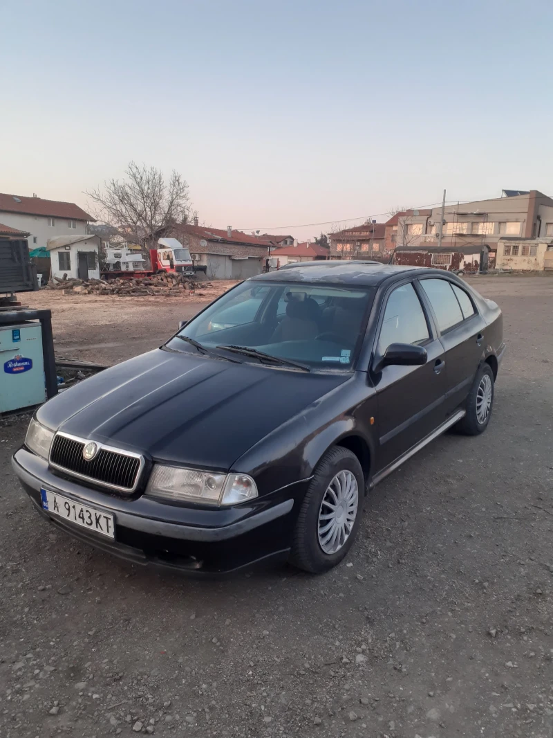 Skoda Octavia 1.6, снимка 1 - Автомобили и джипове - 49170379