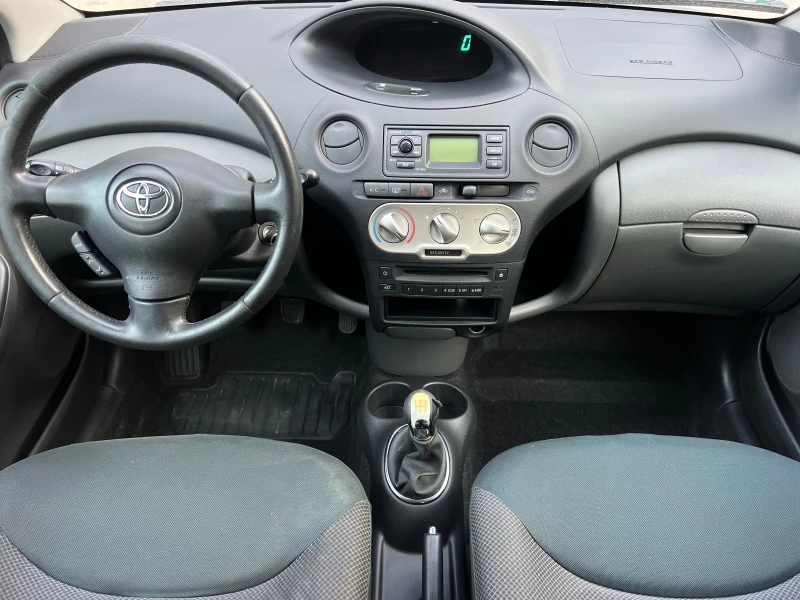 Toyota Yaris 1.0VVTI KLIMATIK/UNIKAT, снимка 9 - Автомобили и джипове - 49380067