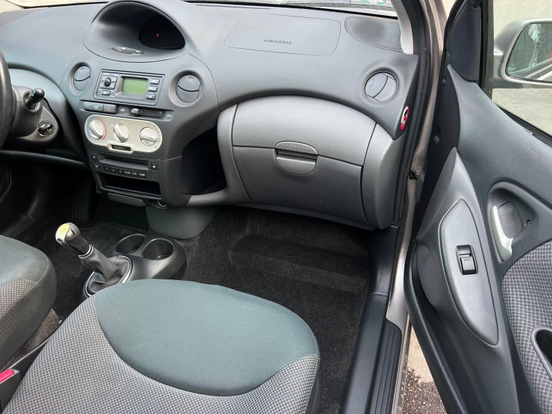 Toyota Yaris 1.0VVTI KLIMATIK/UNIKAT, снимка 14 - Автомобили и джипове - 49380067