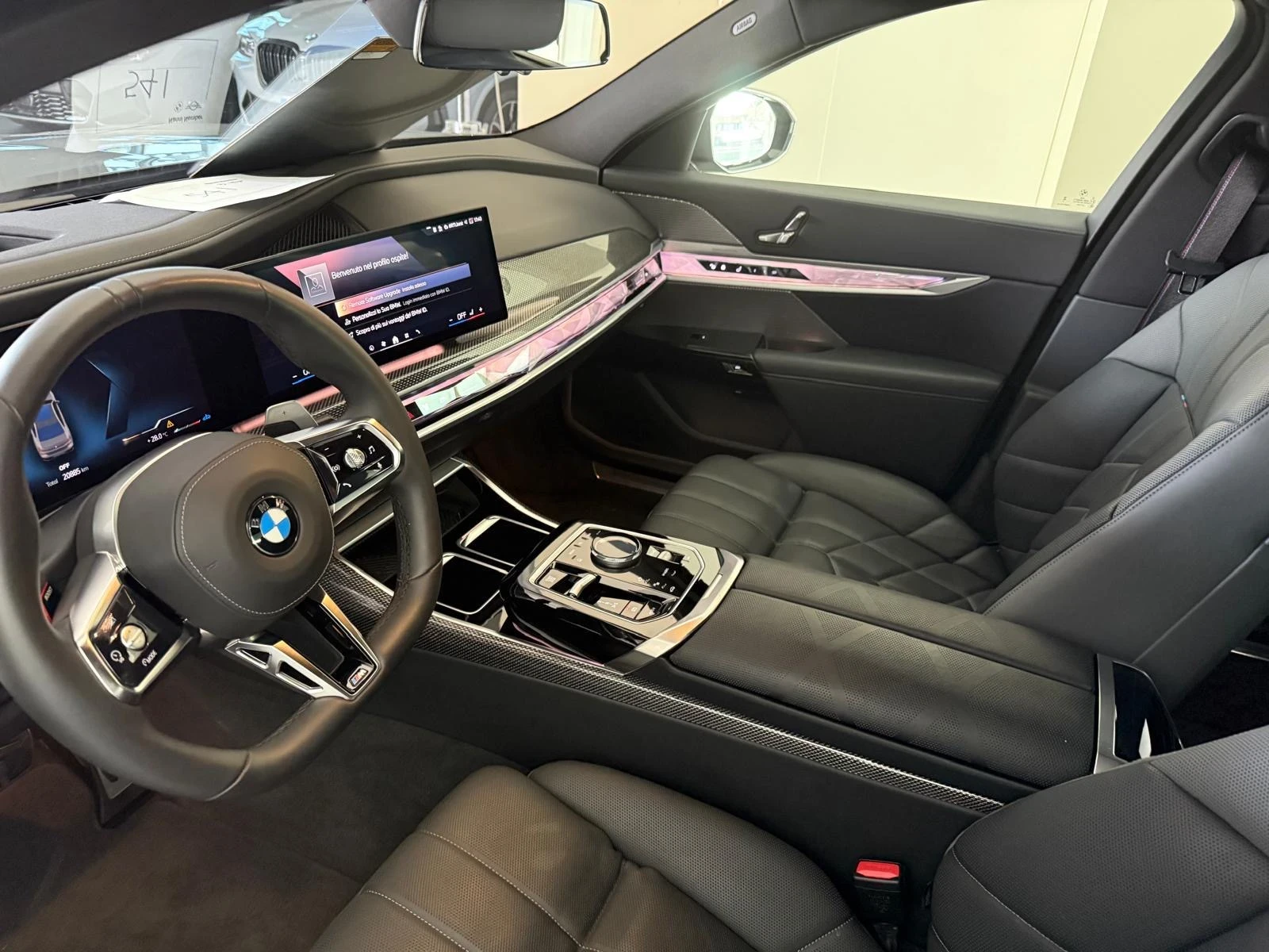 BMW 740 XDRIVE MSPORT - изображение 5
