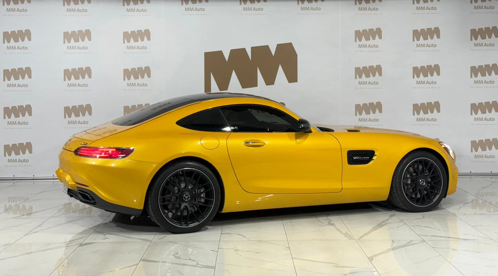 Mercedes-Benz AMG GT S Carbon* Burmester* Camera* Pano - изображение 2