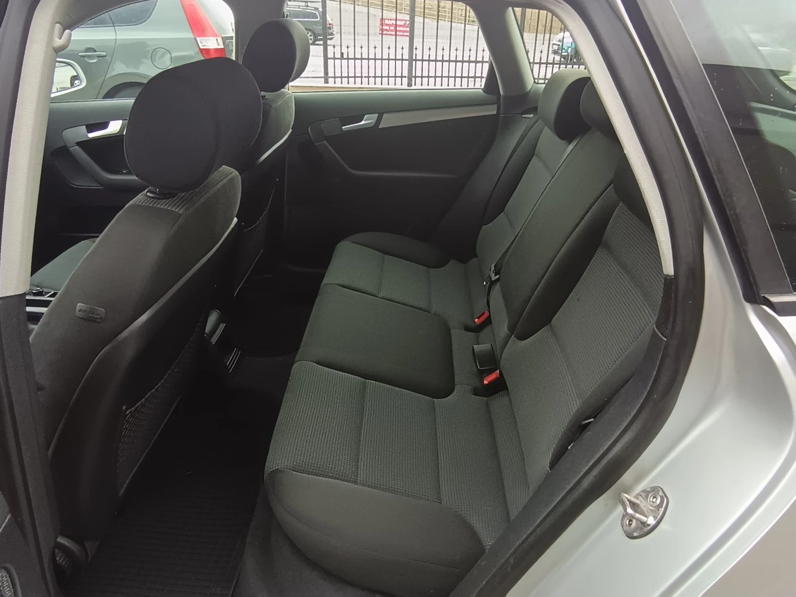 Audi A3 2.0tdi 4x4 - изображение 10