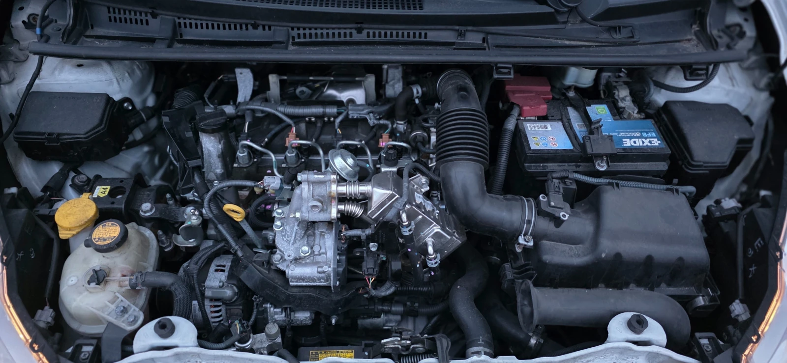 Toyota Yaris 1.4-90кс-6ск, снимка 17 - Автомобили и джипове - 53909643