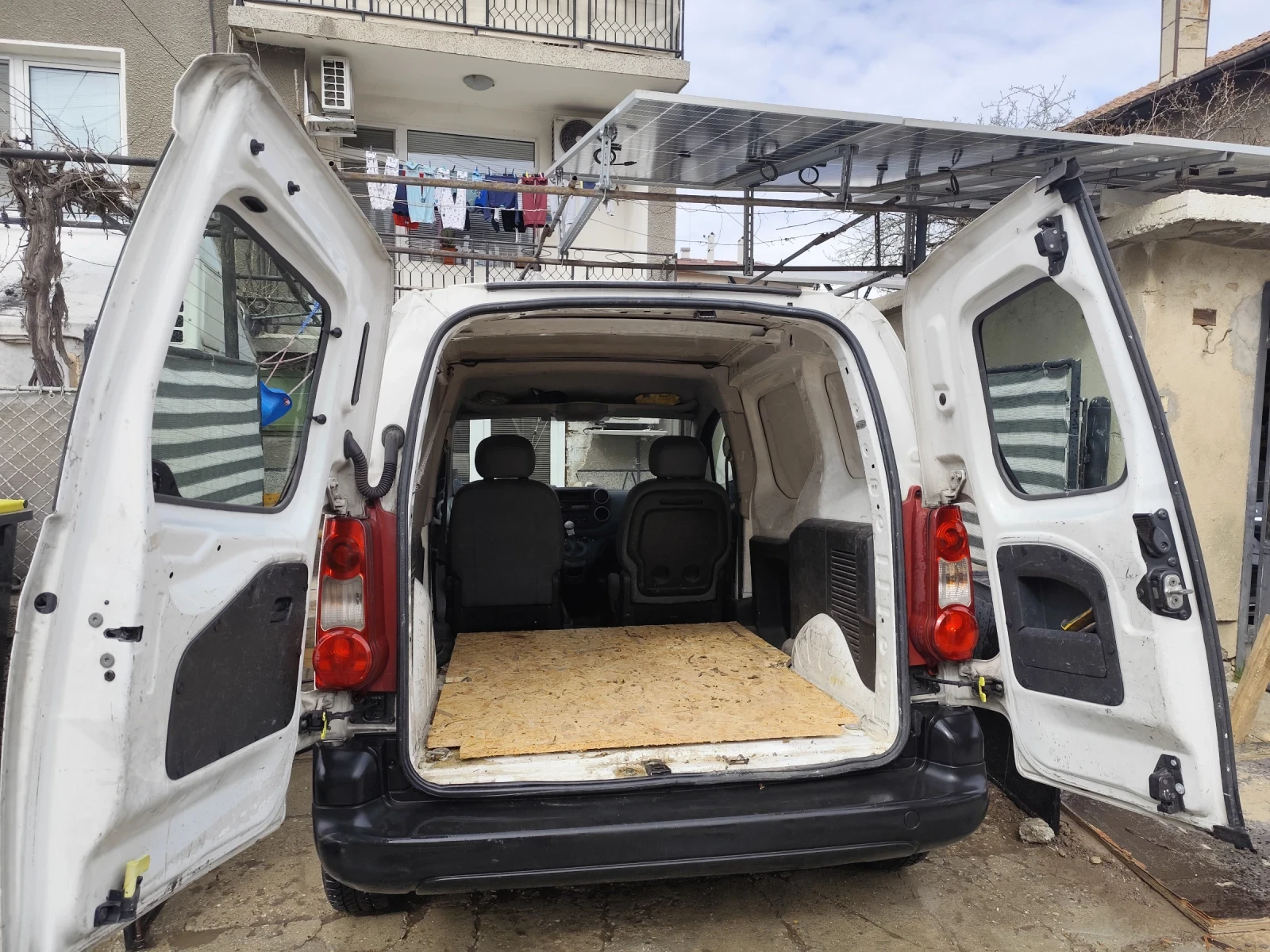 Citroen Berlingo 1.6   hdi, снимка 6 - Автомобили и джипове - 53964034