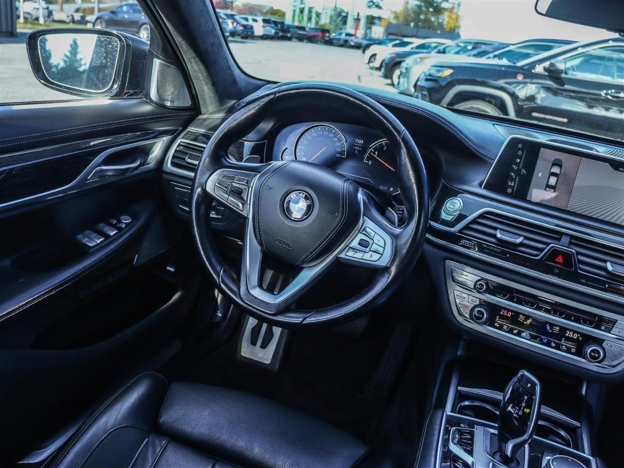 BMW 750 xDrive COOLING PANO B&W С РЕГИСТРАЦИЯ&АВТО КРЕДИТ, снимка 9 - Автомобили и джипове - 53985240