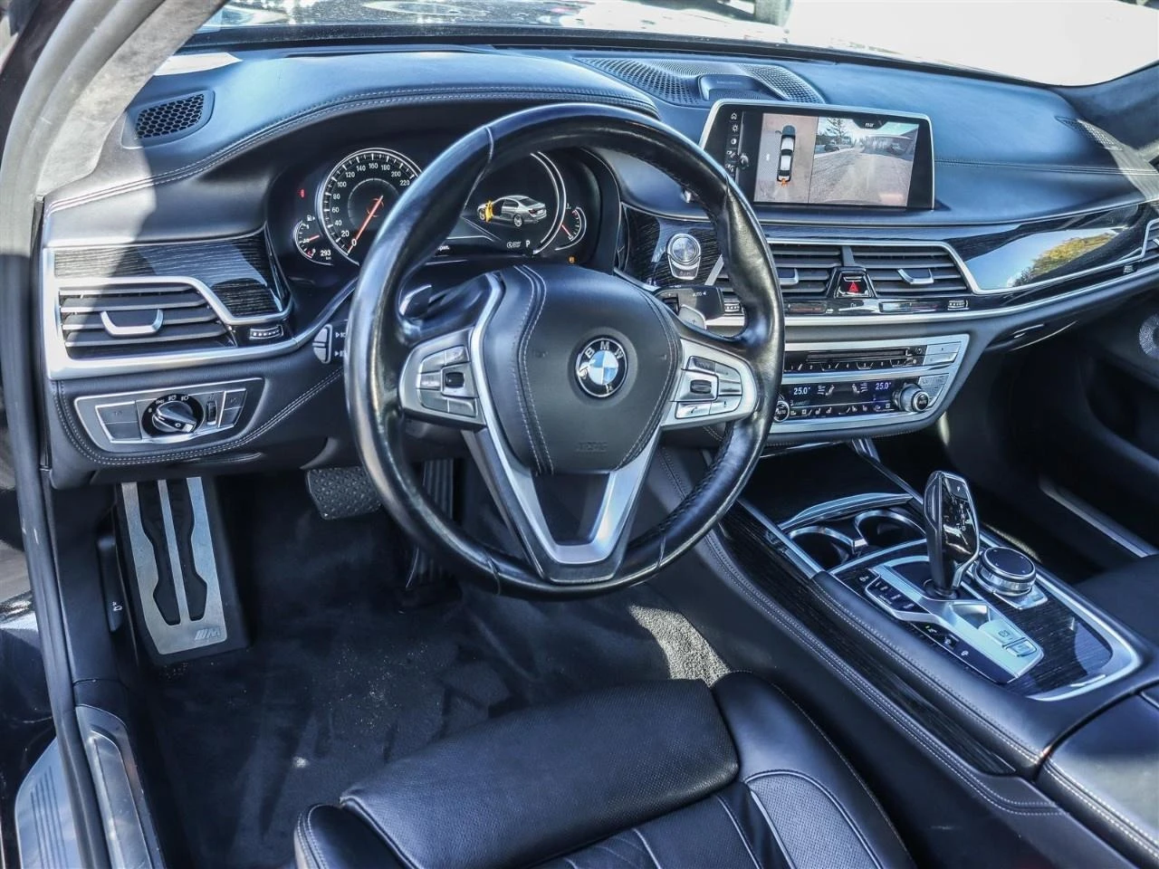 BMW 750 xDrive COOLING PANO B&W С РЕГИСТРАЦИЯ&АВТО КРЕДИТ, снимка 7 - Автомобили и джипове - 53985240