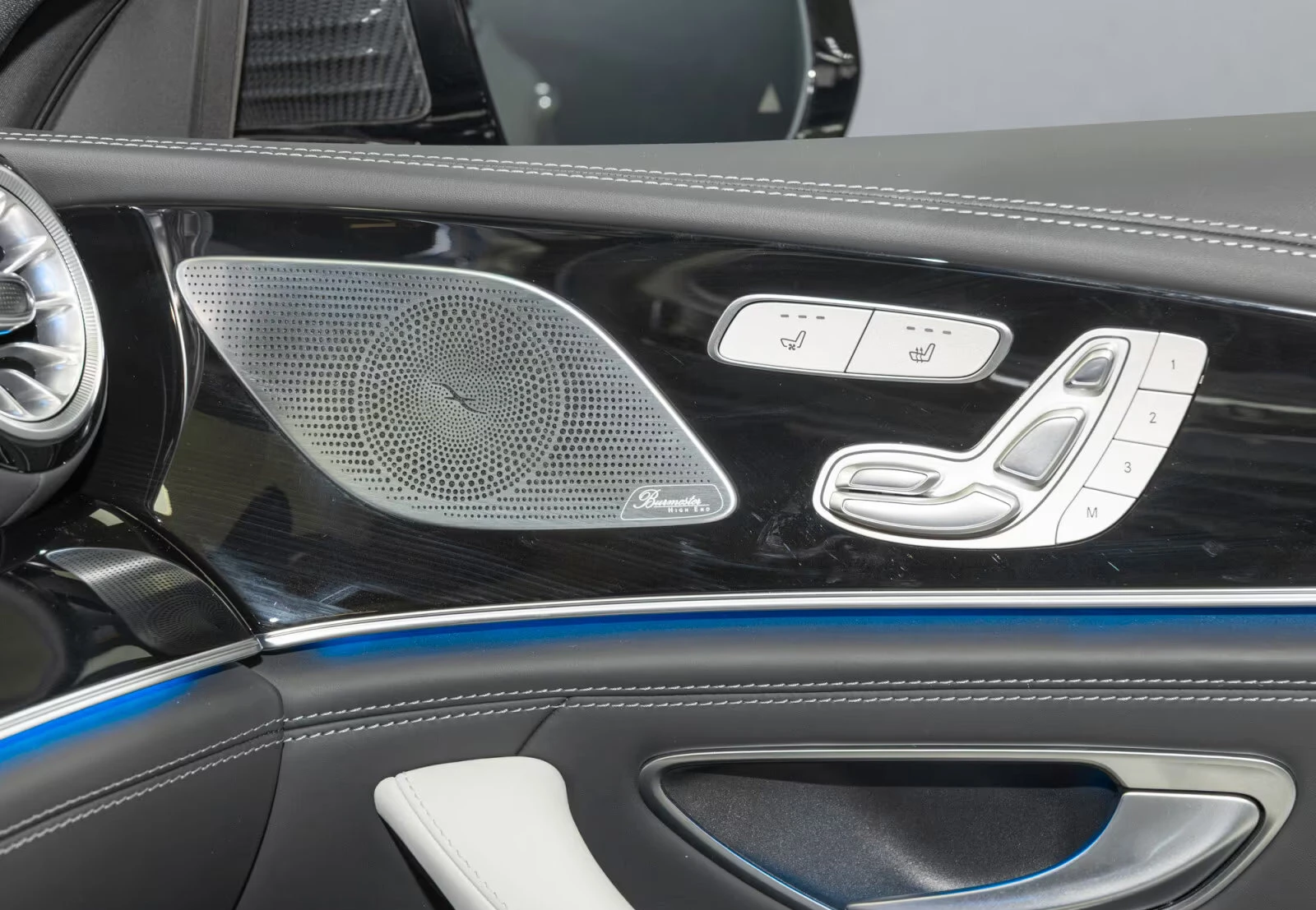 Mercedes-Benz AMG GT 6.3S/639HP/4M/4DBURM/DIST/HUD/360/PANO/MULTIB/221z | Mobile.bg � ����������� 16