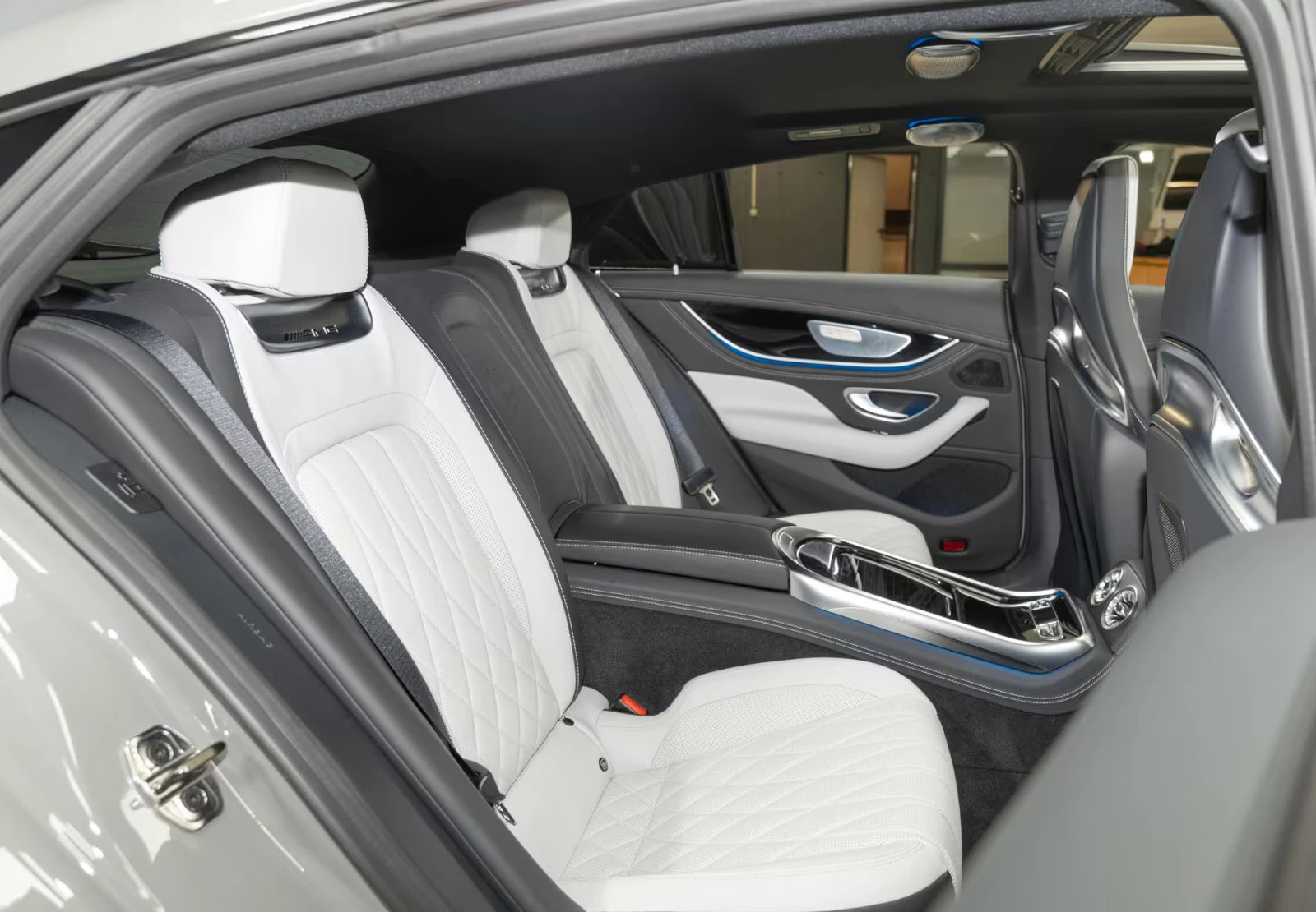 Mercedes-Benz AMG GT 6.3S/639HP/4M/4DBURM/DIST/HUD/360/PANO/MULTIB/221z | Mobile.bg � ����������� 15